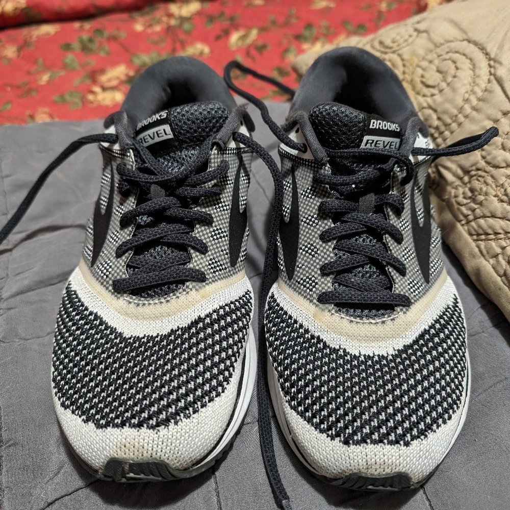 Brooks Revel 5
